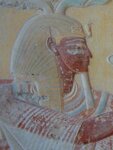 Pharaon portant l’uræus, le némès et la barbe postiche