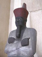 Montouhotep II, pharaon de la XIe dynastie de Thèbes, qui soumet finalement Thinis à Thèbes durant la campagne de réunification.