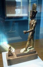 Statue d’Amon-Rê vénéré par Horiraâ 